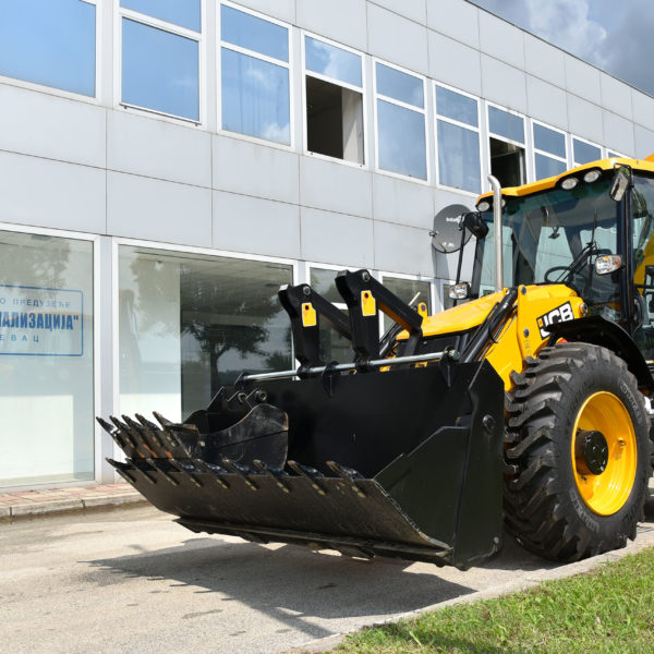Багер JCB 4CX