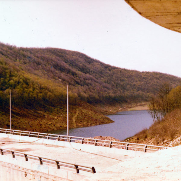 Брана на Гружанском језеру без воде