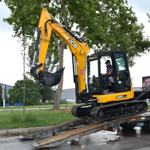 Мини багер гусеничар-2