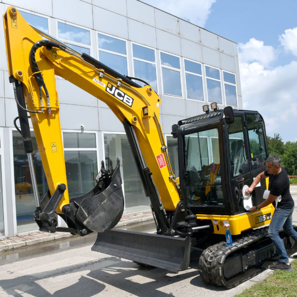 Мини багер гусеничар